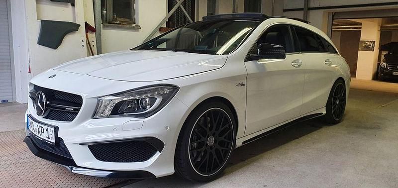 Weiß Gebraucht 2016 Mercedes CLA45 AMG Shooting Brake AMG Kombi | 30.999 € (Fairer Preis) - Bild 1/4