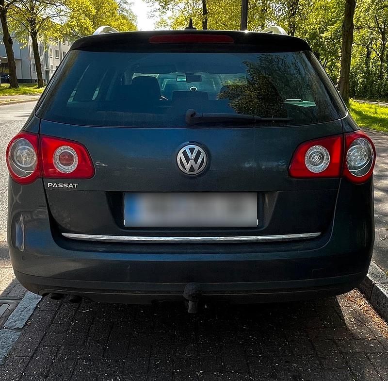 Usata VW Passat 105 CV (77 kW) 2007 Blu Station wagon