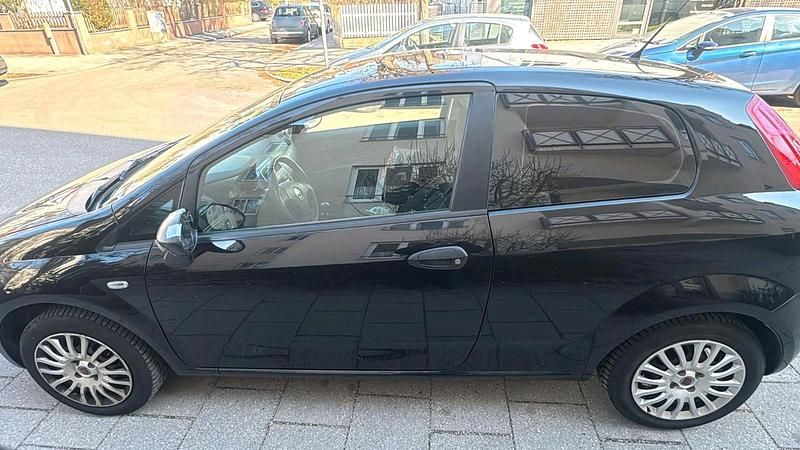 Gebraucht Fiat Punto 65 PS (47 kW) 2009 Schwarz Kleinwagen