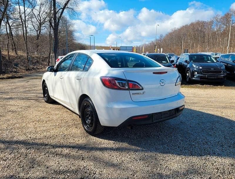 Gebraucht Mazda 3 Exclusive-Line 105 PS (77 kW) 2010 Weiß Limousine