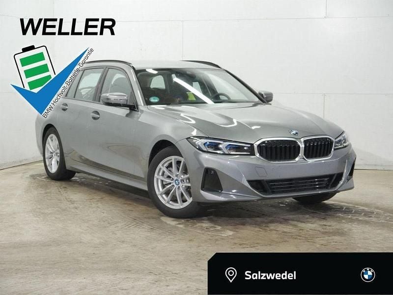 Skyscraper grau (grau) Gebraucht 2024 BMW 330e Comfort Edition Kombi | 39.950 € (Guter Preis) - Bild 1/4
