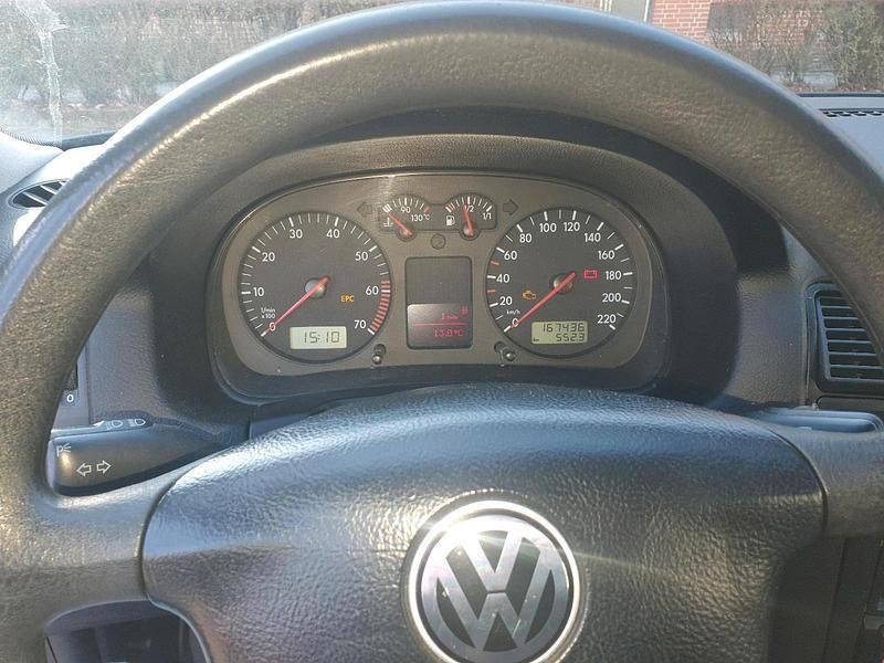 Gebraucht VW Golf IV 75 PS (55 kW) 2003 Schwarz Kleinwagen