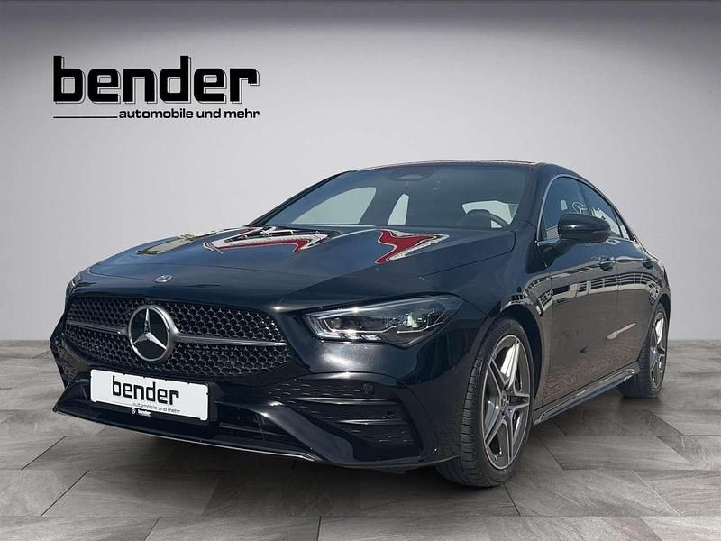 Nachtschwarz Gebraucht 2023 Mercedes CLA200 AMG line Coupé | 39.900 € (Teuer) - Bild 1/4