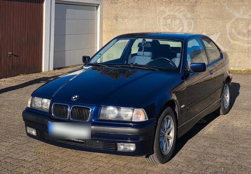 Gebraucht BMW 316 105 PS (77 kW) 1999 Blau Limousine
