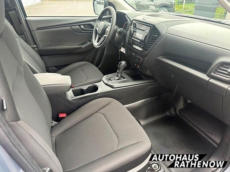 Używany Isuzu D-Max 163 KM (119 kW) 2023 Szary Pickup