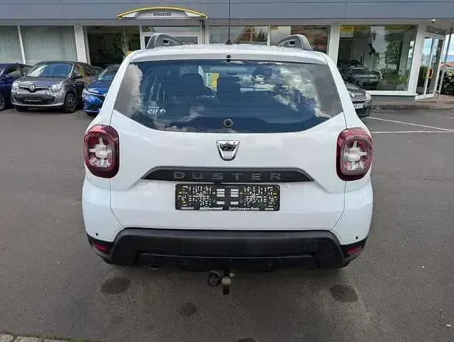 Gebraucht Dacia Duster Comfort 116 PS (85 kW) 2020 Weiß (gletscherweiss) SUV