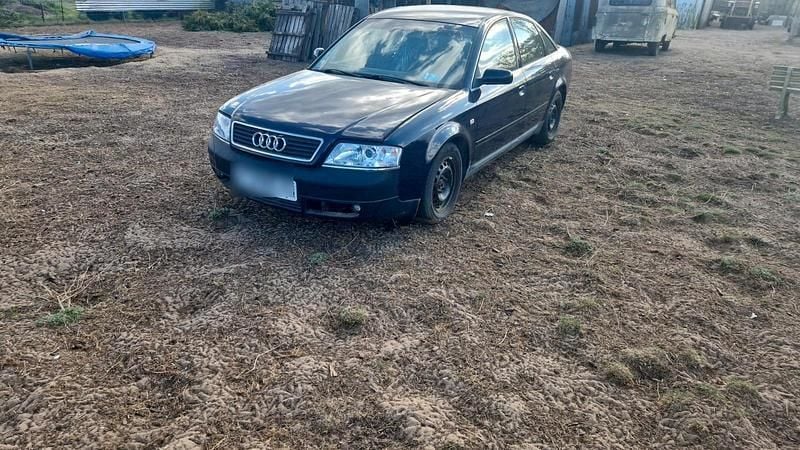 Blau Gebraucht 1998 Audi A6 Limousine | 800 € - Bild 1/4