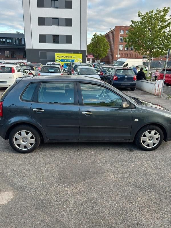 Second-hand VW Polo 64 CP (47 kW) 2002 Albastru Hatchback