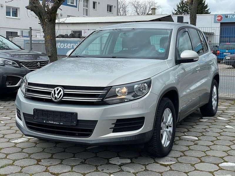Gebraucht VW Tiguan Trendline 160 PS (117 kW) 2012 Silber SUV