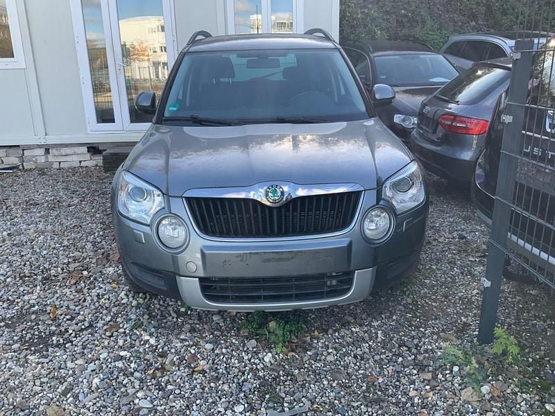 Grau Gebraucht 2010 Skoda Yeti SUV | 2.550 € (Superpreis) - Bild 1/4