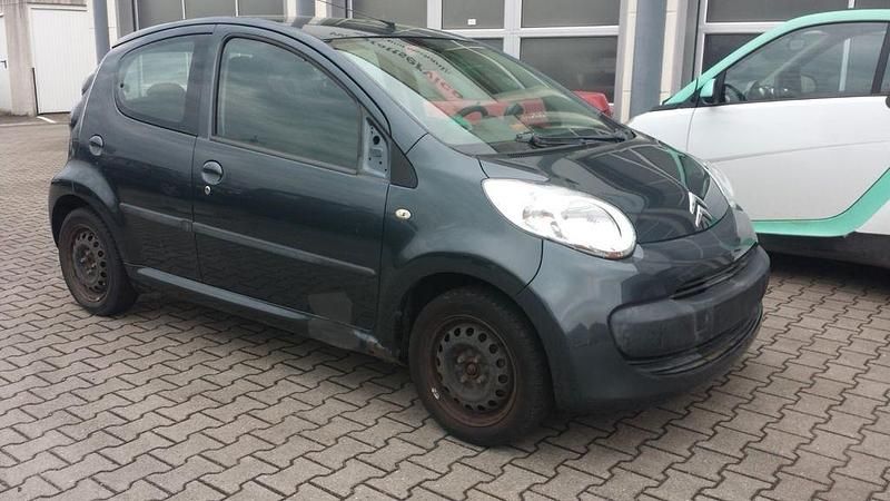 Second-hand Citroën C1 68 CP (50 kW) 2008 Roșu Hatchback
