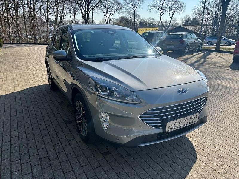 Gebraucht Ford Kuga Titanium 152 PS (111 kW) 2021 Silber SUV