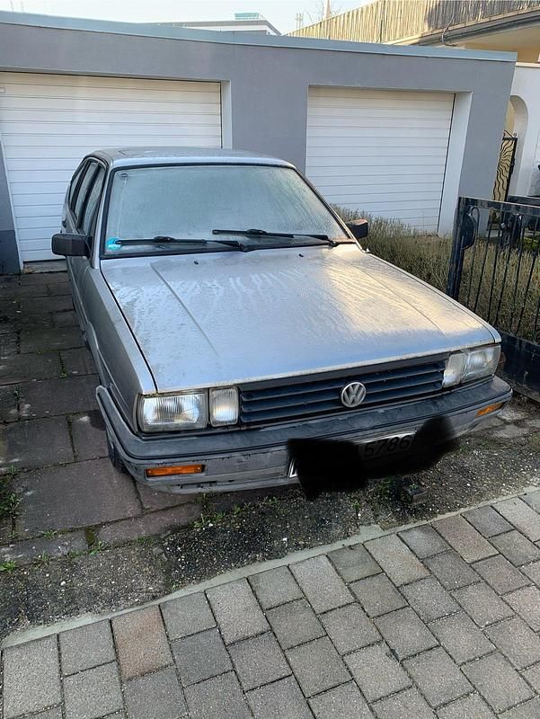 Second-hand VW Passat 90 CP (66 kW) 1988 Hatchback