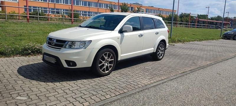 Weiß Gebraucht 2012 Fiat Freemont Lounge SUV | 6.900 € (Teuer) - Bild 1/4