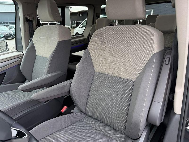 Gebraucht VW Multivan Edition 150 PS (110 kW) 2024 Indiumgrau metallic Van