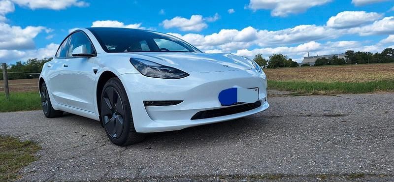Weiß Gebraucht 2023 Tesla Model 3 Long Range RWD Limousine | 29.999 € (Fairer Preis) - Bild 1/4