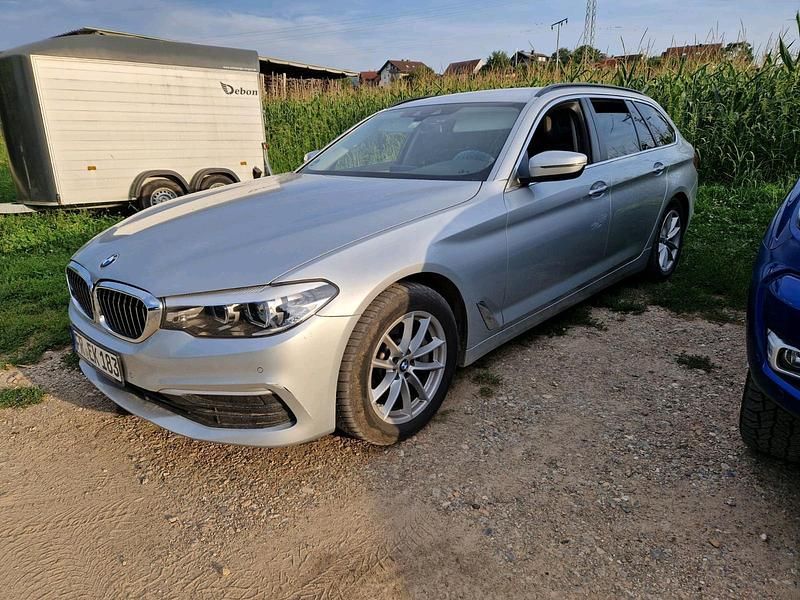 Gebraucht BMW 525 231 PS (169 kW) 2017 Silber Kombi