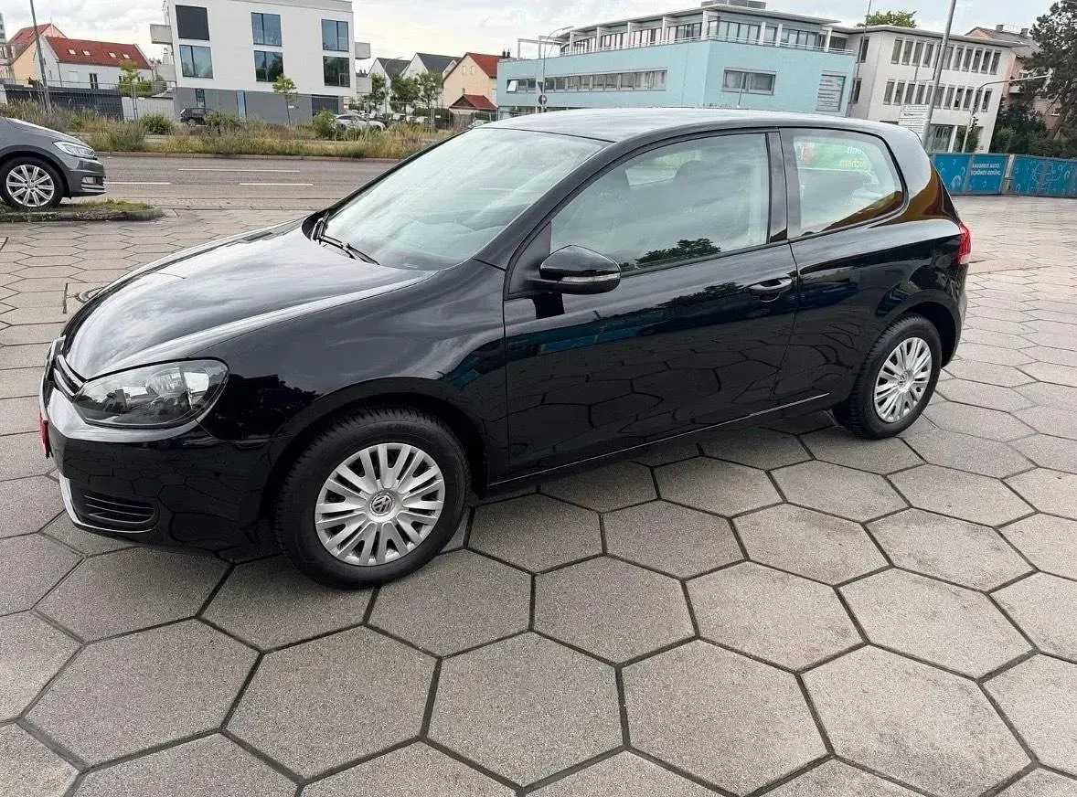 Gebraucht VW Golf VI 80 PS (58 kW) 2010 Schwarz Kleinwagen