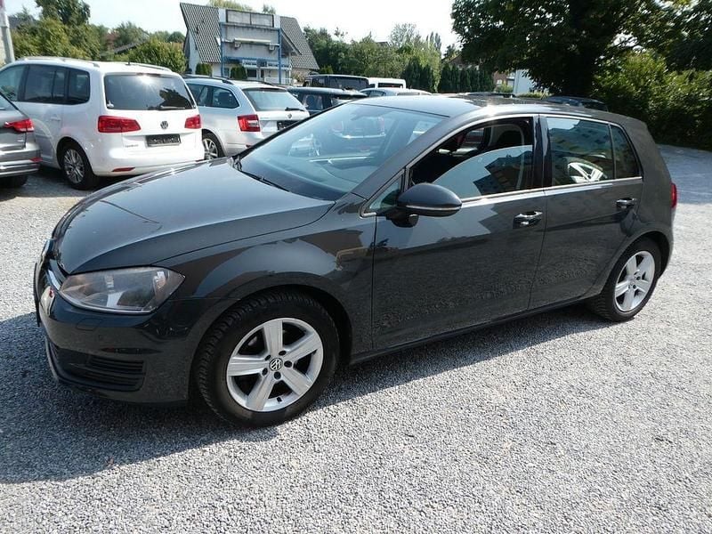 Grau Gebraucht 2014 VW Golf VII Comfortline Limousine | 5.999 € (Superpreis) - Bild 1/4