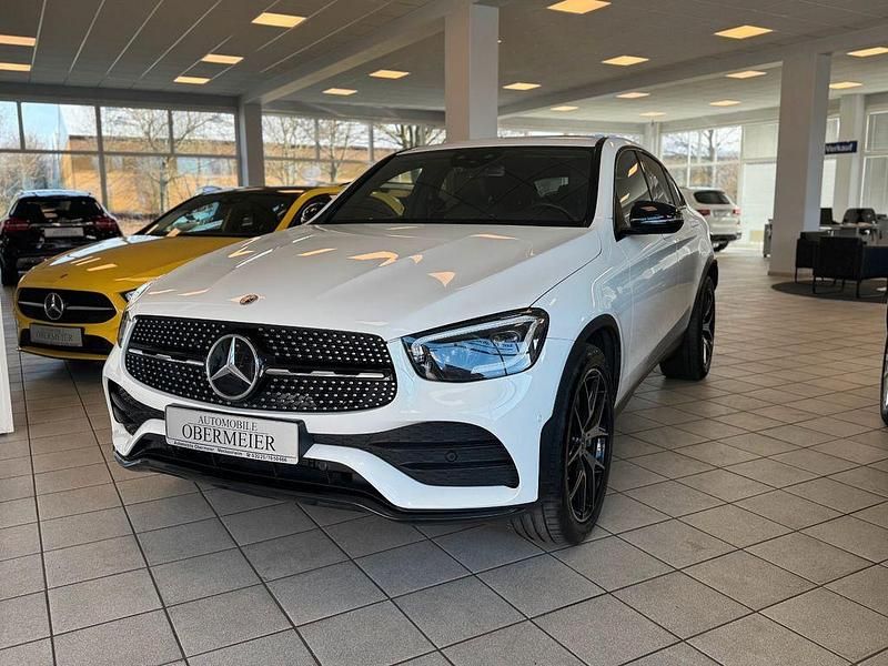 Gebraucht Mercedes GLC300 AMG 258 PS (189 kW) 2021 Weiß (polarweiss) Coupé