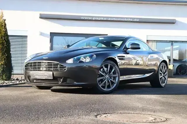 Gebraucht Aston Martin DB9 476 PS (350 kW) 2012 Quantum silver Coupé