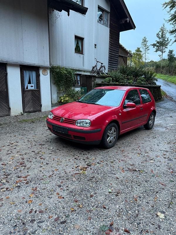 Rot Gebraucht 2001 VW Golf IV Kleinwagen | 250 € (Superpreis) - Bild 1/4