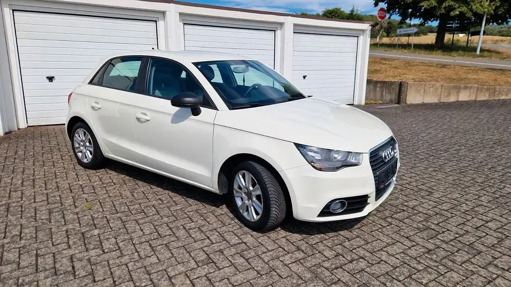 Gebraucht Audi A1 Sportback Ambition 86 PS (63 kW) 2012 Weiß Kleinwagen