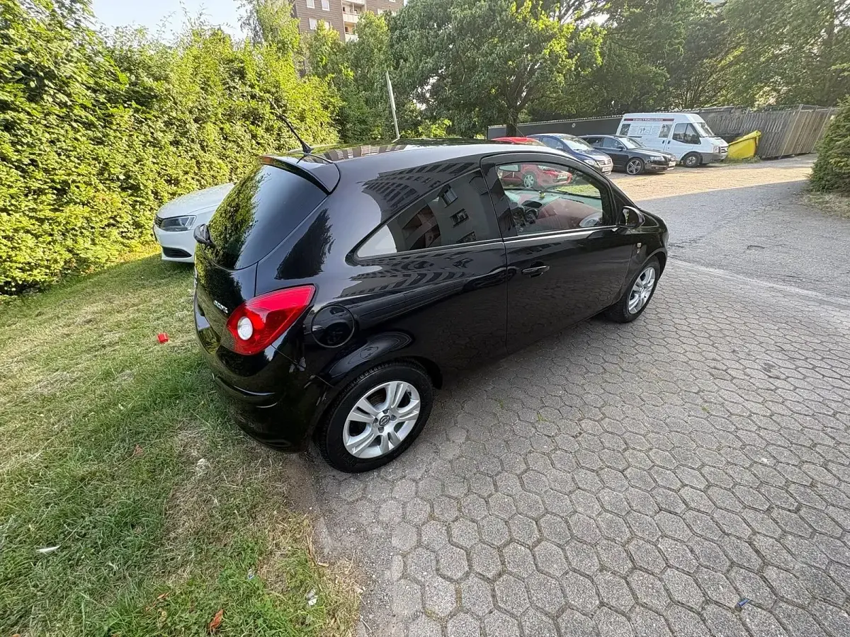 Gebraucht Opel Corsa 86 PS (63 kW) 2011 Schwarz Kleinwagen
