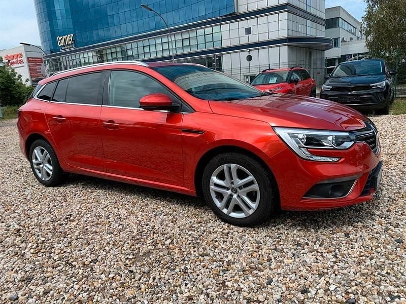 Rot Gebraucht 2019 Renault Mégane IV Business Limousine | 14.490 € (Fairer Preis) - Bild 1/4