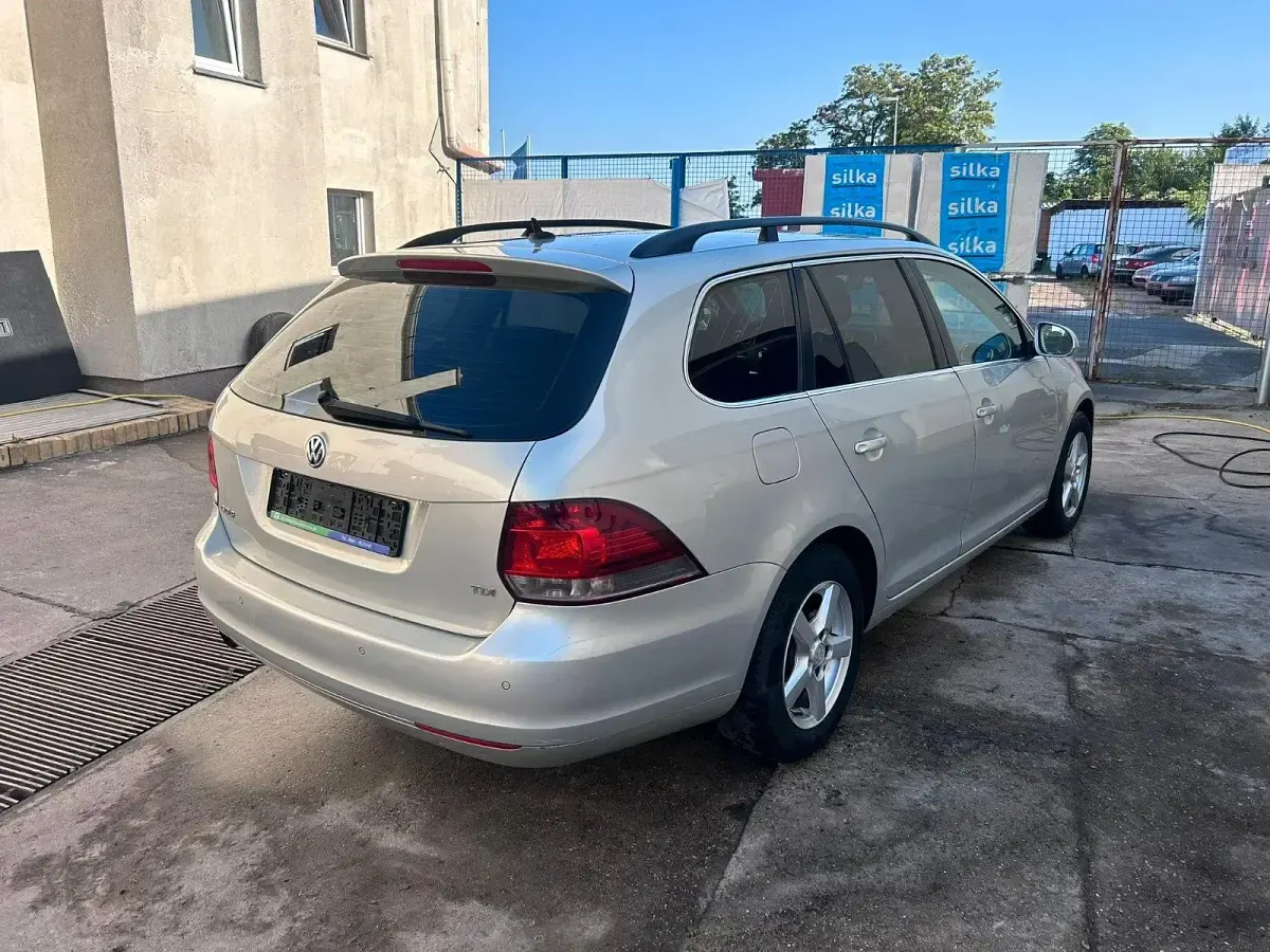 Gebraucht VW Golf VI 105 PS (77 kW) 2011 Kleinwagen