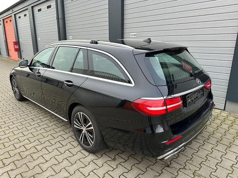 Gebraucht Mercedes E200 160 PS (117 kW) 2019 Schwarz Limousine