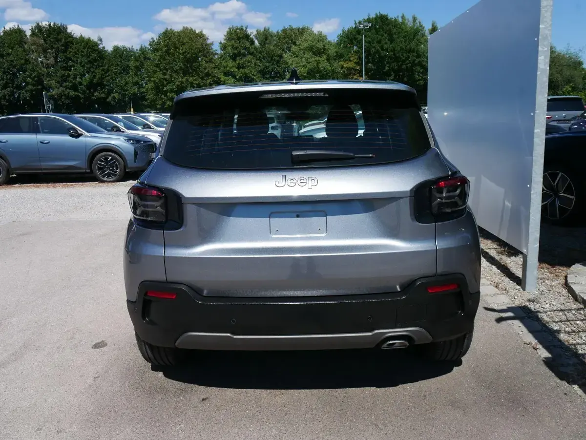 Neu Jeep Avenger Longitude 101 PS (74 kW) 2026 Grau SUV
