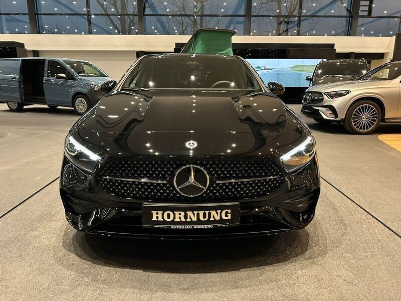 Gebraucht Mercedes A180 AMG 252 PS (185 kW) 2025 Schwarz Limousine