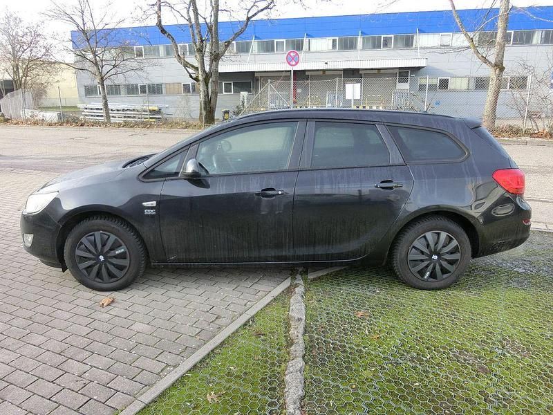 Gebraucht Opel Astra 120 PS (88 kW) 2012 Schwarz Kombi