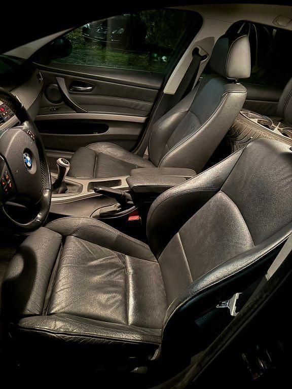 Gebraucht BMW 325 Sport Line 218 PS (160 kW) 2006 Grau Kombi