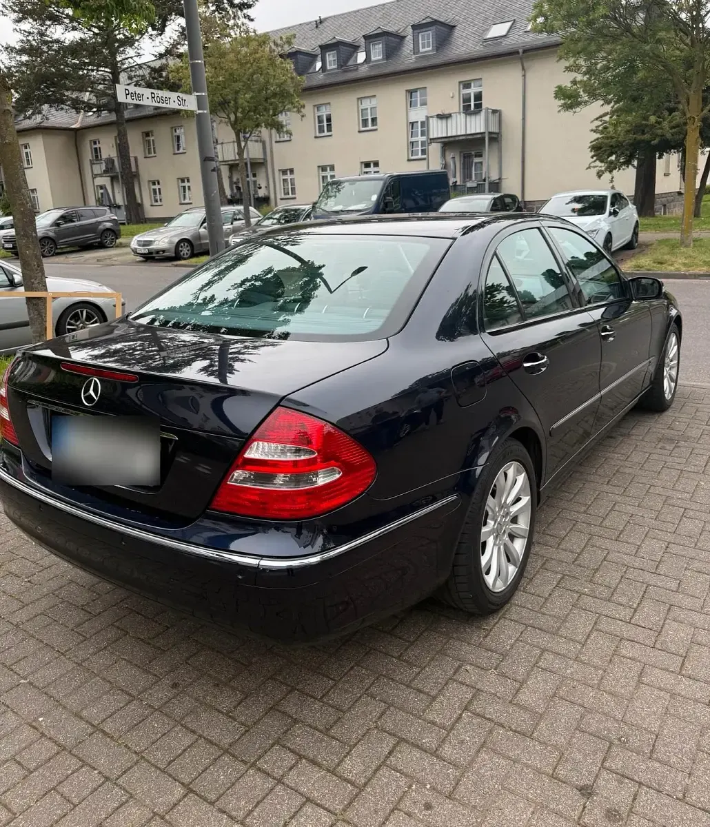 Gebraucht Mercedes E240 Elegance 177 PS (130 kW) 2003 Blau Limousine