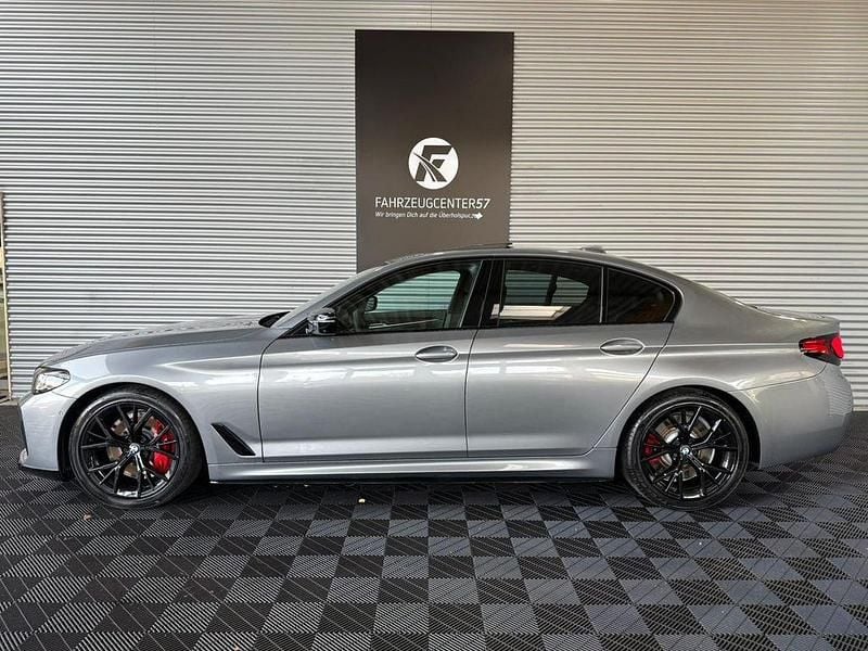 Gebraucht BMW M550 Performance 530 PS (389 kW) 2023 Grau Limousine