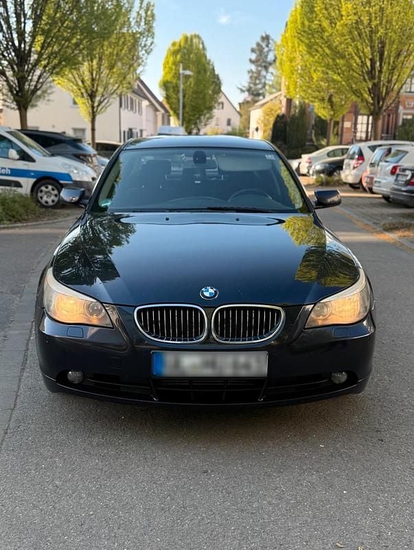 Second-hand BMW 525 177 CP (130 kW) 2006 Albastru Berlinǎ