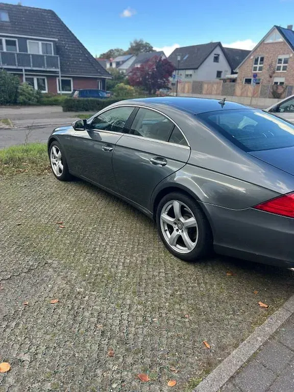 Gebraucht Mercedes CLS320 224 PS (164 kW) 2008 Grau Coupé