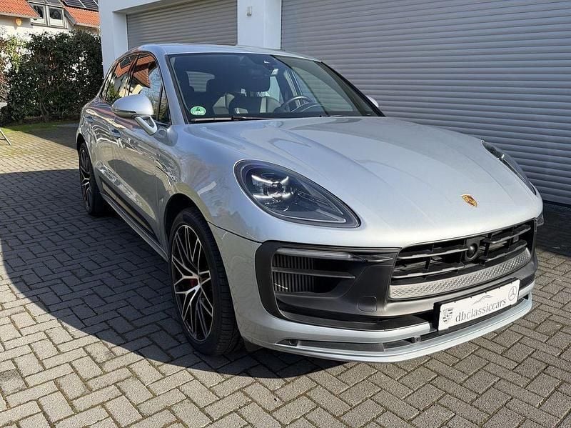 Gebraucht Porsche Macan GTS 441 PS (324 kW) 2022 Dolomitsilbermetallic (metallic) SUV