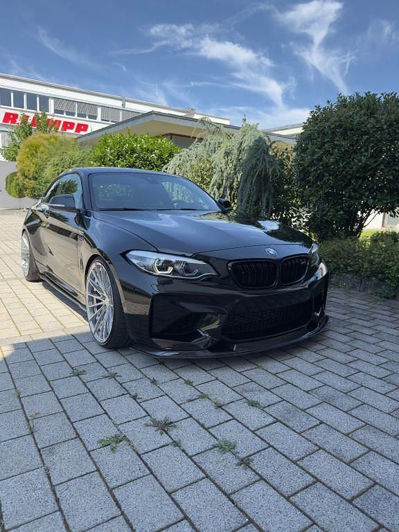 Schwarz Gebraucht 2017 BMW M2 M Performance Coupé | 56.500 € - Bild 1/4