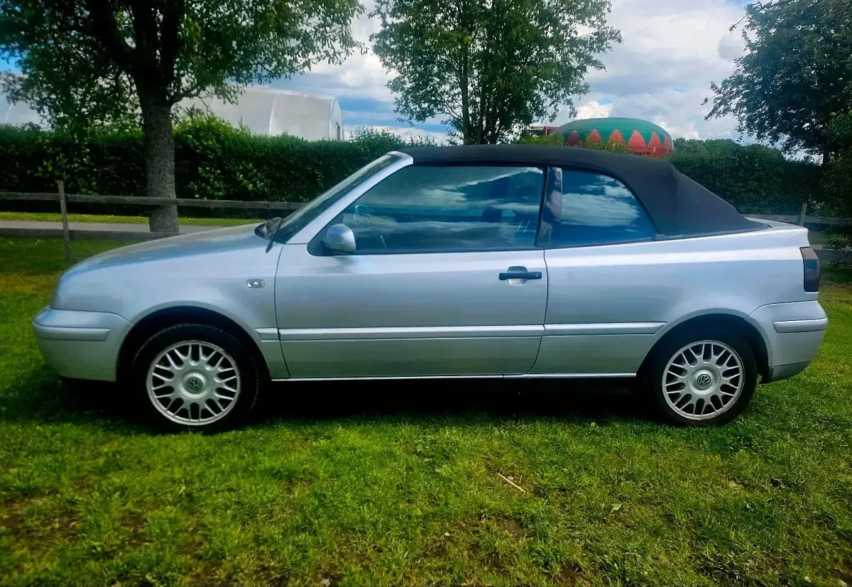 Gebraucht VW Golf 115 PS (84 kW) 2000 Silber Cabrio