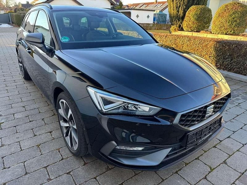 Schwarz Gebraucht 2021 Seat Leon FR Kombi | 17.950 € (Fairer Preis) - Bild 1/4