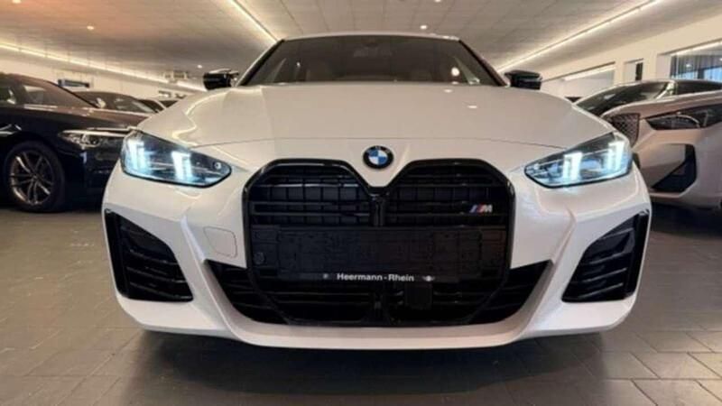 Gebraucht BMW 440 392 PS (288 kW) 2025 Mineralweiß metallic Coupé