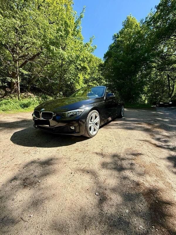 Schwarz Gebraucht 2012 BMW 335 Limousine | 20.750 € - Bild 1/4