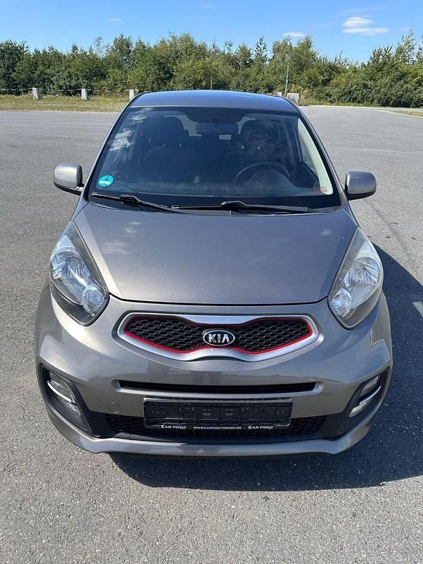 Silber Gebraucht 2015 Kia Picanto DREAM-TEAM Edition Kleinwagen | 5.980 € (Fairer Preis) - Bild 1/4