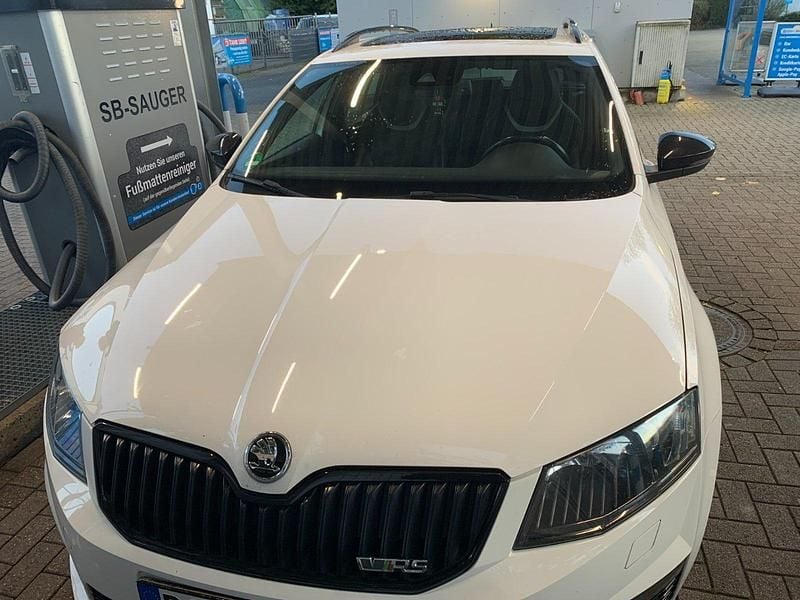 Weiß Gebraucht 2015 Skoda Octavia vRS Kombi | 9.200 € (Superpreis) - Bild 1/4