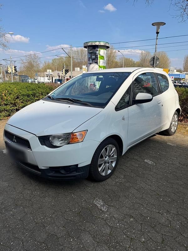 Gebraucht Mitsubishi Colt 75 PS (55 kW) 2011 Weiß Kleinwagen