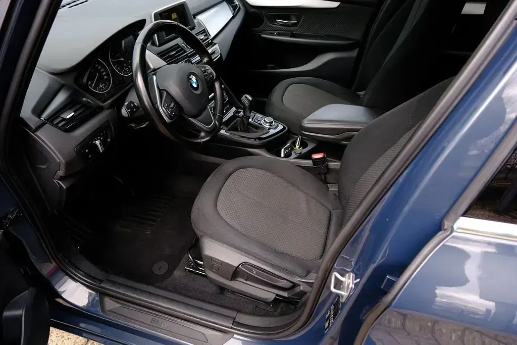 Gebraucht BMW 218 Active Tourer 150 PS (110 kW) 2015 Grau Van / Kleinbus