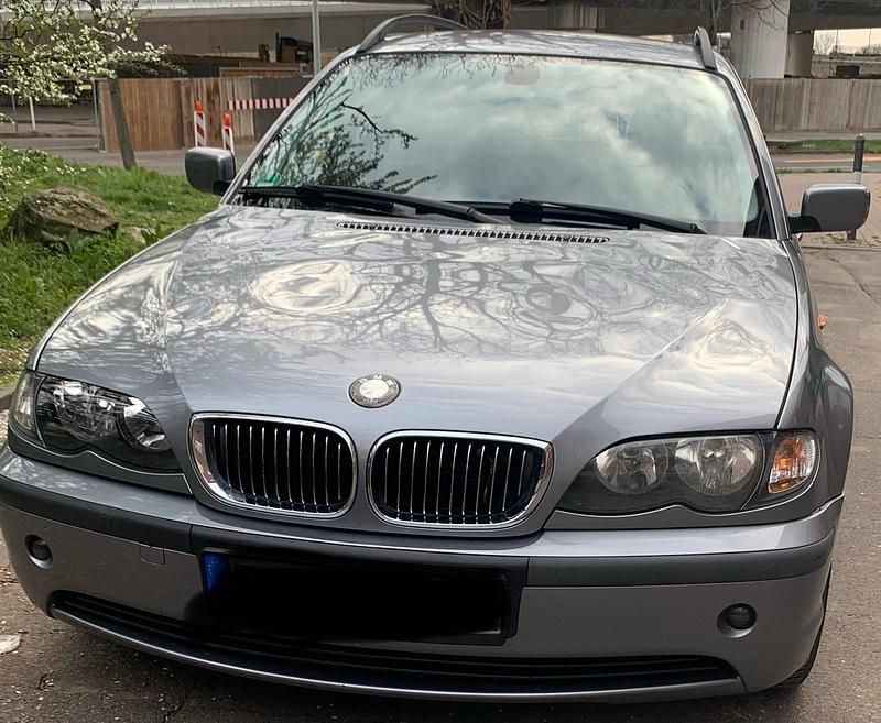 Gebraucht BMW 318 120 PS (88 kW) 2005 Grau Kombi